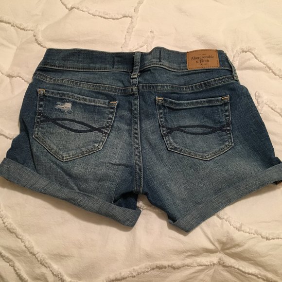 Abercrombie and Fitch denim shorts - Picture 3 of 5